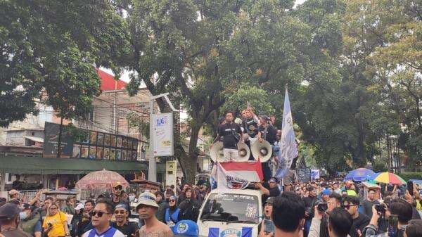 Umuh Muchtar Pastikan Robert Alberts Bukan Lagi Pelatih Persib Bandung Umuh Muchtar Pastikan Robert Alberts Bukan Lagi Pelatih Persib Bandung