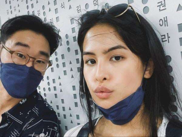 Potret Rambut Acak-acakan Maudy Ayunda Bareng Jesse Choi: Keringetan Tetep Cantik! Potret Rambut Acak-acakan Maudy Ayunda Bareng Jesse Choi: Keringetan Tetep Cantik!