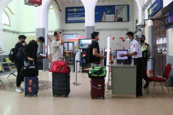 Jadwal dan Harga Tiket Kereta Api Ciamis - Surabaya Terbaru 2022 Jadwal dan Harga Tiket Kereta Api Ciamis - Surabaya Terbaru 2022