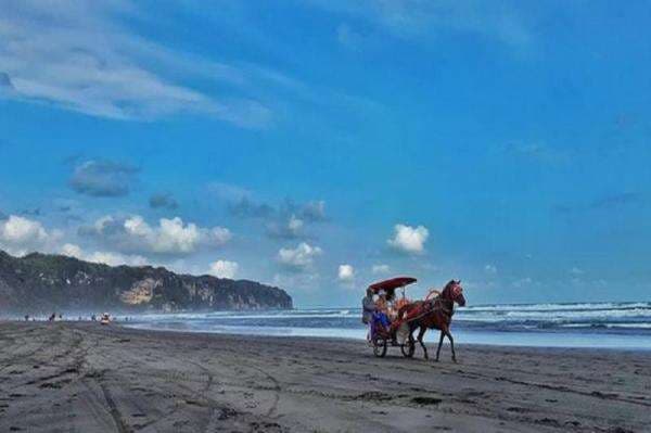 5 Pantai di Yogyakarta yang Dianggap Mistis, Cocok untuk Uji Nyali 5 Pantai di Yogyakarta yang Dianggap Mistis, Cocok untuk Uji Nyali