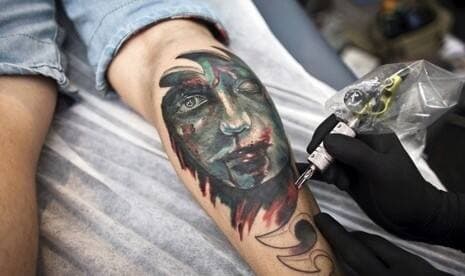 Usai Kritik Gaya Berbusana Wanita Turki, Imam Masjid Ini Hujat Pemakai Tato