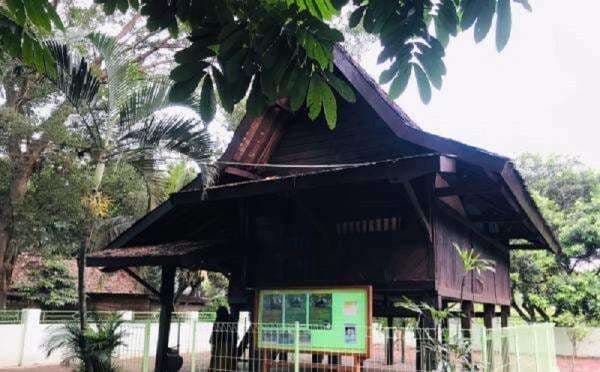 Kisah Saung Ranggon Bekasi, Ternyata Tempat Singgah Pangeran Jayakarta dan Pertapaan Soekarno Kisah Saung Ranggon Bekasi, Ternyata Tempat Singgah Pangeran Jayakarta dan Pertapaan Soekarno