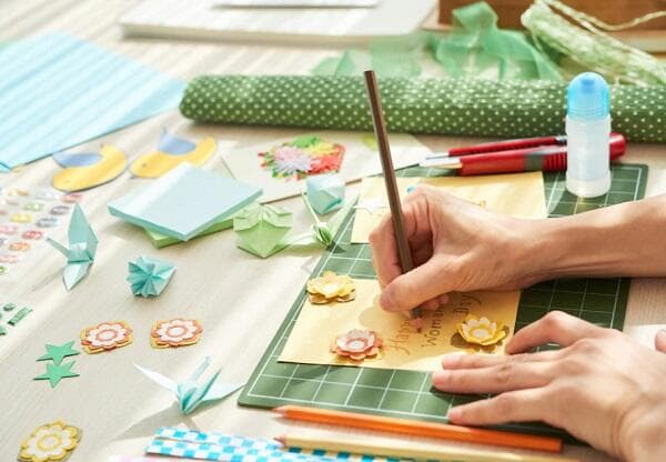 Deretan Contoh Kerajinan Berbasis Media Campuran, Mana yang Pernah Kamu Buat?