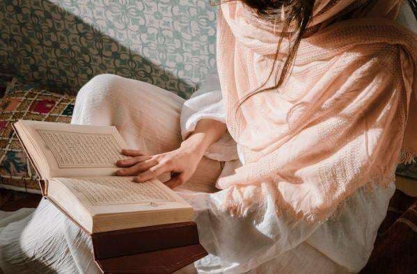 Cara Membaca Bacaan Mad Shilah Thawilah yang Benar, Begini Hukum dan Contoh Bacaannya