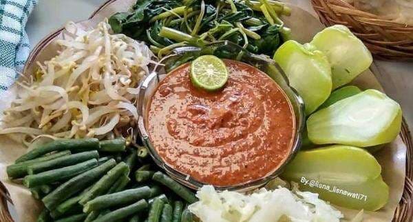 Cara Membuat Bumbu Pecel Pedas, Dijamin Bikin Nagih