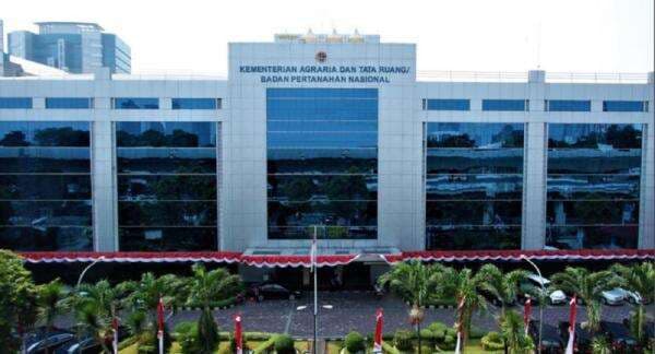 Gelapkan Dana Jabatan, Istri Eks Kepala BPN Ditetapkan jadi Tersangka