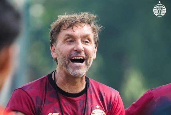 Dibandingkan Man United, Thomas Doll Sebut Pertahanan Persija Masih Lebih Baik