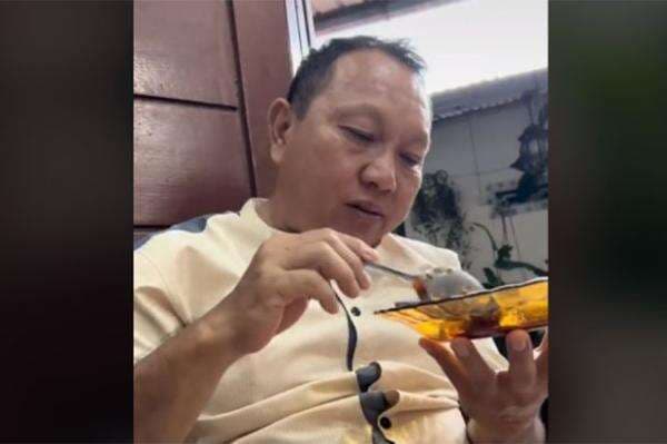 Viral! Reaksi Ayah saat Cicipi Masakan Pertama Anak, Bikin Haru
