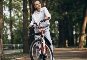 6 Jenis Olahraga yang Sangat Ampuh untuk Menurunkan Kolesterol, Gampang Bisa Dilakukan di Rumah!