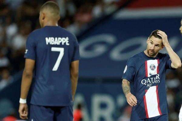 Tabrak Lionel Messi, Kylian Mbappe Bak Cari Ribut di Skuad PSG