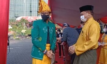 Potret Sandiaga Uno Kenakan Baju Adat Suku Kaili di HUT Ke-77 RI dan Makna di Baliknya