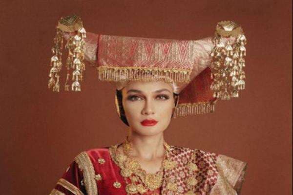 Luna Maya Jadi Gadis Minang dalam Perayaan HUT ke-77 RI, Indah Dipandang dan Bermartabat