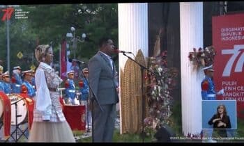 Naura Ayu, Andmesh dan Dira Sugandi Meriahkan Prosesi Penurunan Bendera HUT RI ke-77