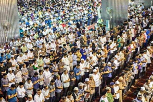 Sholat Jumat: Bolehkah Sholat Sunnah saat Khatib Sudah Naik Mimbar?