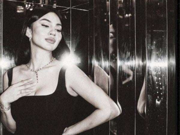 Potret Gaya Ariel Tatum Pamer Bibir Sensual, Netizen: Cantiknya Ngelunjak