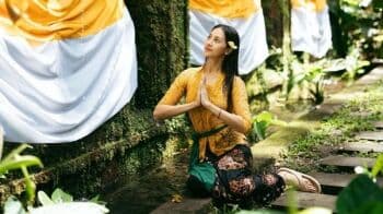 Pesona Anya Geraldine Berkebaya Jadi Gadis Bali, Netizen: Jegeg, Cantik Banget Ampun!