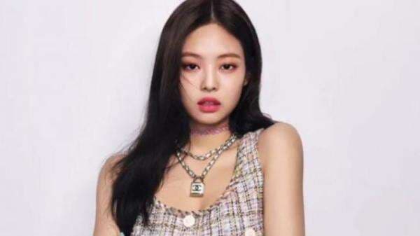 Jennie BLACKPINK Pakai Jersey Manchester United di MV Pink Venom, Netizen: Semoga Dapat Hidayah