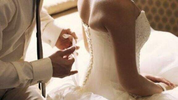 4 Tradisi Malam Pertama di Luar Nalar, Ada yang Threesome Bareng Tante!