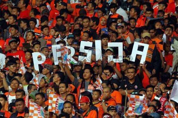 Panas! Jakmania Geruduk YouTuber Nessie Judge