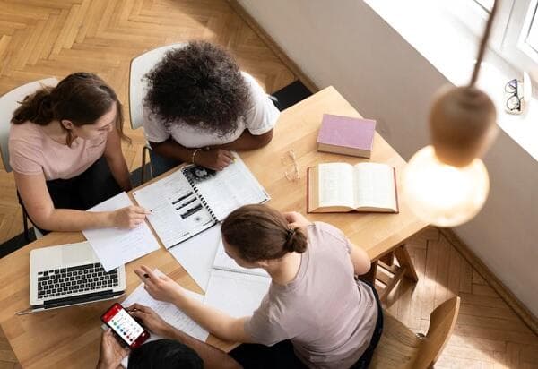 10 Contoh Kalimat Efektif dan Tidak Efektif Beserta Pengertian dan Ciri-cirinya Lengkap