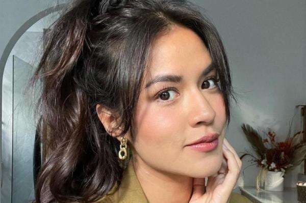 4 Gaya Rambut Ponytail ala Raisa, Simpel dan Elegan