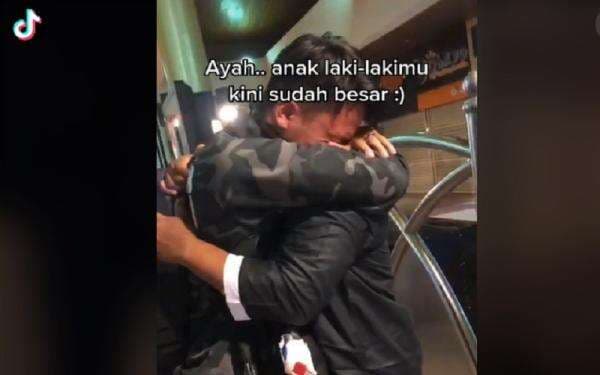 Video Viral Anak Bertemu Ayah Kandung Pertama Kali Setelah Terpisah 18 Tahun