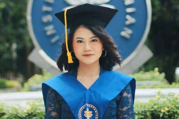 Nitya Ade Santi Doktor Termuda IPB, Umur Baru 25 Tahun!