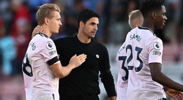Mikel Arteta Persembahkan Kemenangan Arsenal atas Bournemouth untuk Mendiang Penjaga Lapangan