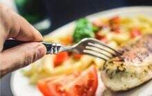 Mana yang Lebih Baik: Makan Porsi Kecil dan Sering Vs Makan Tiga Kali dengan Porsi Lebih Besar?