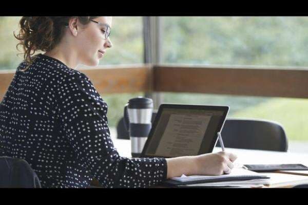 Sederet Peluang Kerja Jurusan Bahasa Indonesia, dari Guru hingga UX Writer Sederet Peluang Kerja Jurusan Bahasa Indonesia, dari Guru hingga UX Writer