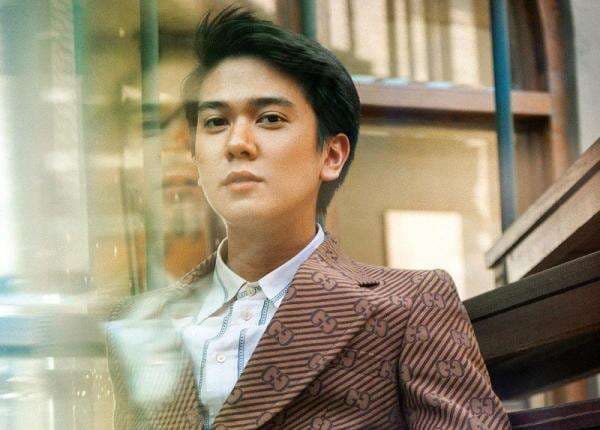 3 Gaya Rambut ala Iqbaal Ramadhan, dari Long Bob hingga Undercut