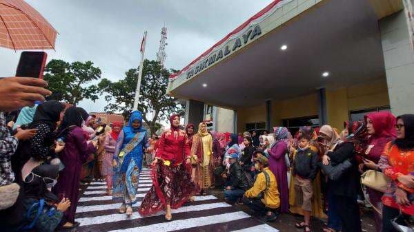 Dukung Kebaya Goes To UNESCO, GPTB Gelar Kebaya Fashion Week Tasikmalaya