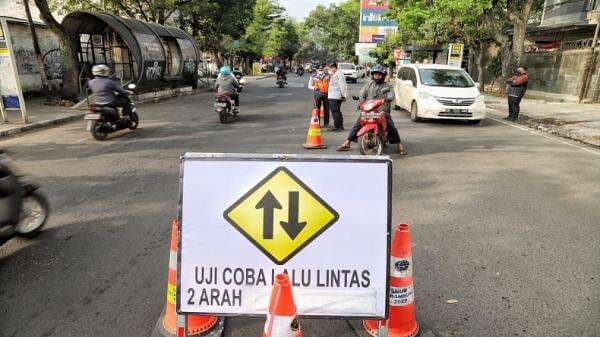 Uji Coba Rekayasa Lalu Lintas, Jalan Sukabumi Bandung Jadi 2 Arah
