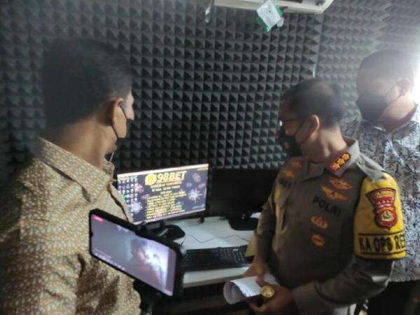 Bos Judi Online Homestay Kuta Misterius, Nasib 9 Tersangka?