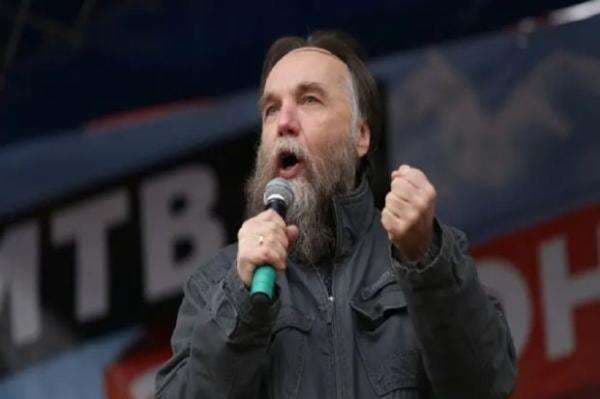 Siapa Alexander Dugin Si `Otak Putin` yang Putrinya Tewas dalam Bom Mobil? Siapa Alexander Dugin Si `Otak Putin` yang Putrinya Tewas dalam Bom Mobil?