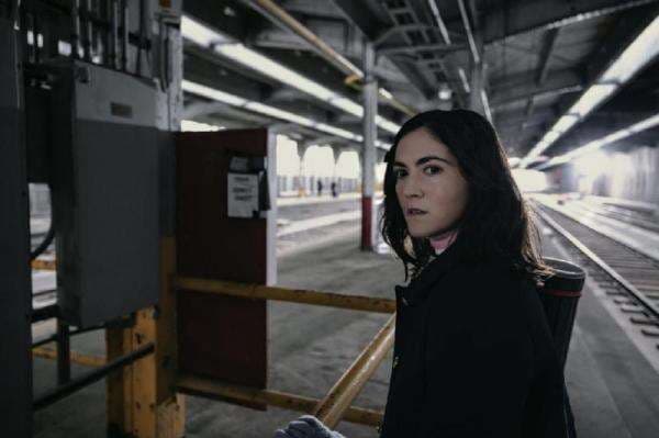 Review Film Orphan: First Kill, Awal Mula Esther Jadi Yatim Piatu dan Kejahatan Pertamanya