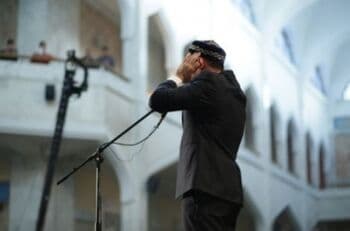 Bacaan Doa Setelah Adzan Lengkap Artinya, Miliki Pahala Luar Biasa Besar