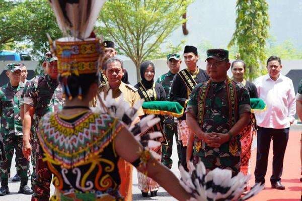 Ke IKN Nusantara, Jenderal Dudung Terima Gelar Adat, Total Sudah 10