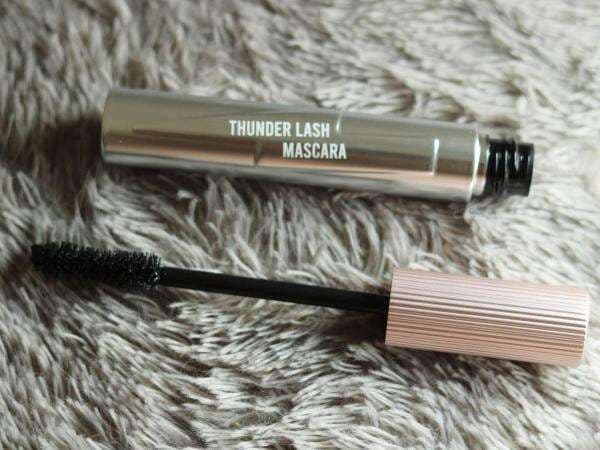 Review: Rosé All Day Thunder Lash Volumizing Mascara, Tawarkan Hasil Bulu Mata Dramatis dengan Warna Intens