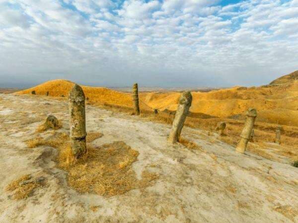Misteri Batu Nisan Bentuk Kelamin di Makam Nabi Khalid, Dibangun Suku Asia Pemuja Seks