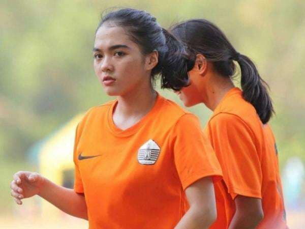 Putuskan Berhijab Usai Bertunangan, Eks Pemain Persija Putri Ini Banjir Pujian Netizen