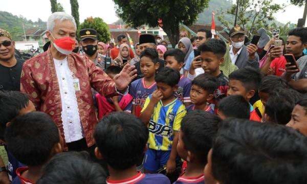 Pulang Kampung, Ganjar Beri Motivasi SSB U-10 Wakil Indonesia di Turnamen Internasional