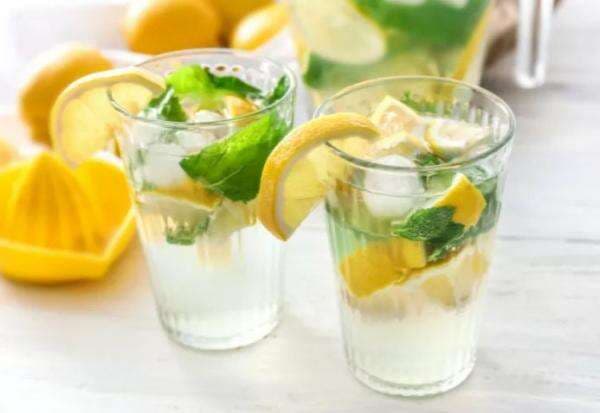 Ahli Gizi: Refill Infused Water Boleh Selama Buah Masih Segar Ahli Gizi: Refill Infused Water Boleh Selama Buah Masih Segar