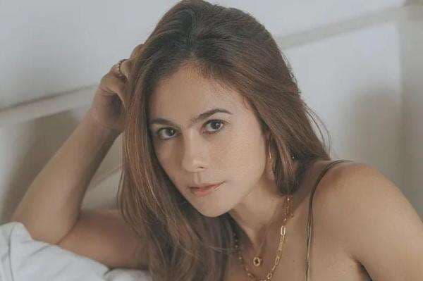 Wulan Guritno Unggah Foto Pakai Bikini Rajut dan Hotpants: Jangan Bengong