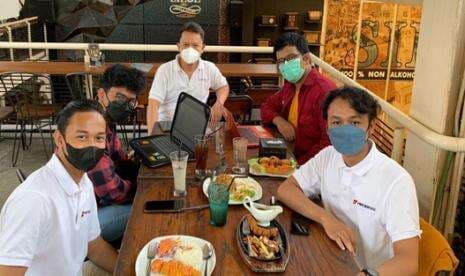 Mahasiswa UGM Kembangkan Genting Panel Surya Berbasis IoT