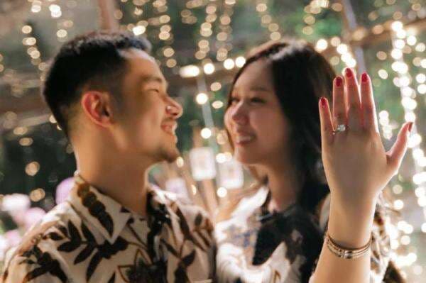 Jess No Limit Beri Cincin Tunangan Rp1,5 Miliar pada Sisca Kohl, Netizen: Jiwa Misqueenku Meronta-ronta