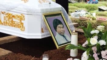 Eddy Gombloh Masuk Kristen sejak 2019, Sang Putri Kecewa: Saya Tak Diberitahu