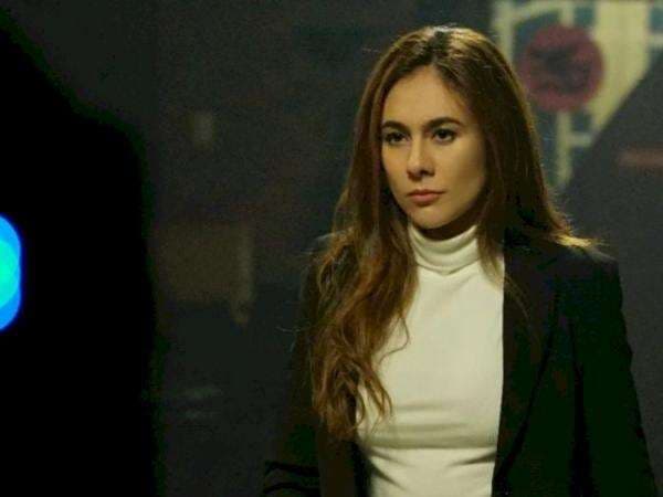 Wulan Guritno Pamer Gaya Kece Berpose Jadi Cewek Billiard, Disebut Mahmud Tercantik