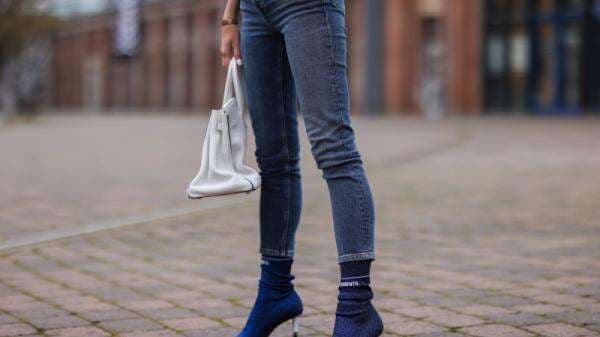 Awas, Ini Bahaya Memakai Jeans yang Terlalu Ketat