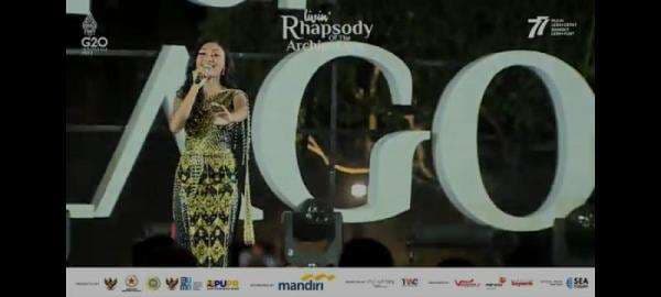 Novia Bachmid Nyanyi Lagu Daerah, Memukau di Rhapsody of The Archipelago